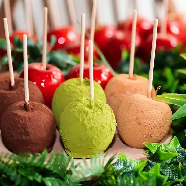 「行列の絶えない！りんご飴専門店「Candy apple」が渋谷・東急東横店に」の画像