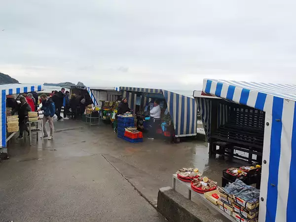 「牡蠣のシーズン到来！一大産地フランスのカンカル、地元流の生牡蠣の楽しみ方」の画像
