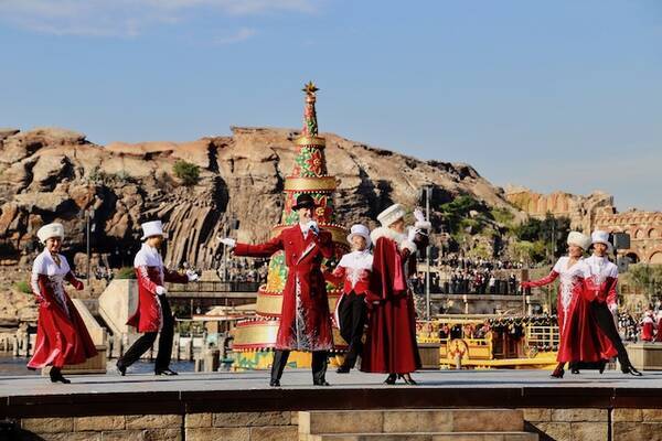 東京ディズニーシー クリスマス 本格的な歌声とダンスにうっとり イッツ クリスマスタイム 現地ルポ 19年11月12日 エキサイトニュース