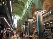 一生に一度は拝んでみたい、本の神殿「世界で最も美しいドミニカネン書店」の現地ルポ【オランダ・マーストリヒト】
