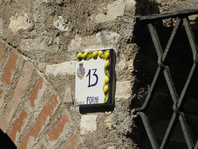 知ってた？レモンづくしの街「リモーネ」、名前の由来はレモンというわけではないのです！