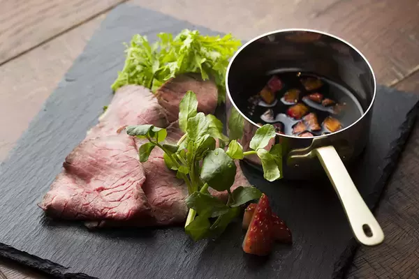「いちご炒飯！？ありそうでなかった新感覚「いちご料理」を食べつくせ！」の画像