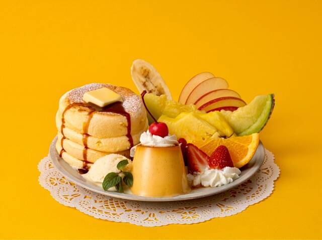 新年最初の贅沢スフレを堪能！FLIPPER’Sの「奇跡のパンケーキ プリンアラモード」