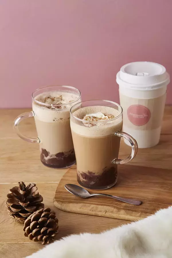 「アフタヌーンティーの冬限定ドリンク！あずきと意外な組み合わせ」の画像