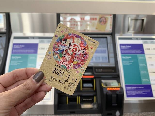 ミッキー＆ミニーが2020年の抱負を発表！？お正月限定のプログラムと限定グッズを編集部が調査してきた