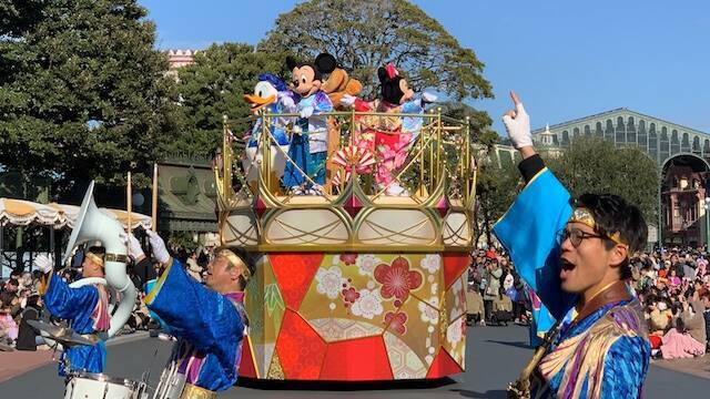 ミッキー＆ミニーが2020年の抱負を発表！？お正月限定のプログラムと限定グッズを編集部が調査してきた