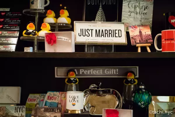 「ニューヨークで結婚の手続きをするには？【2】所要時間５分の挙式。結婚証明書をゲット！」の画像