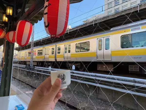 「両国駅の幻のホームでこたつに入りながら“熱燗”と“おでん”を堪能！」の画像