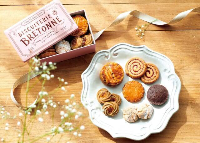 限定のピンク缶が今年も登場！「ビスキュイテリエ ブルトンヌ」