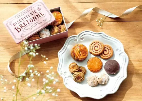 「限定のピンク缶が今年も登場！「ビスキュイテリエ ブルトンヌ」」の画像