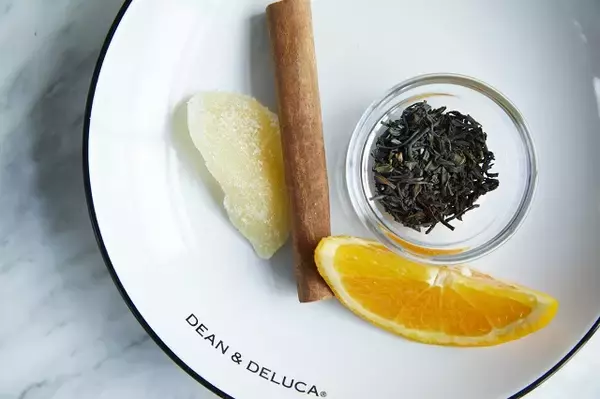 「寒い日に美味しい！苺とチョコのあったかドリンク【DEAN & DELUCA】」の画像