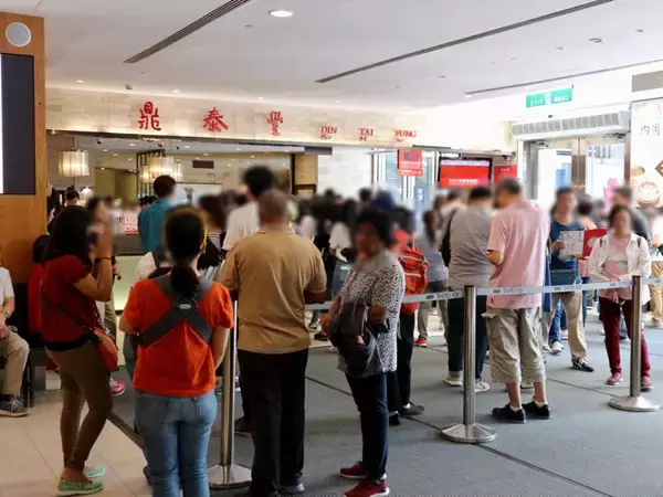 「台北１０１で黒糖タピオカミルクを飲むならココ！フードコートの人気店「功夫茶（KUNG FU TEA）」を現地ルポ」【台湾】」の画像