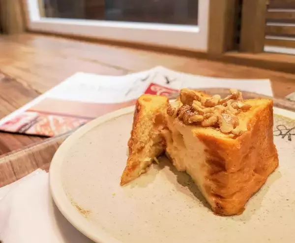 「カラフルでかわいい！キューブ型のスイーツ「本気のフレンチトースト」を実食ルポ」の画像