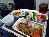 「【機内食ルポ】選択肢は肉オンリー！「ルフトハンザドイツ航空（羽田発→フランクフルト LH717便）」エコノミークラス 2020年2月」の画像1