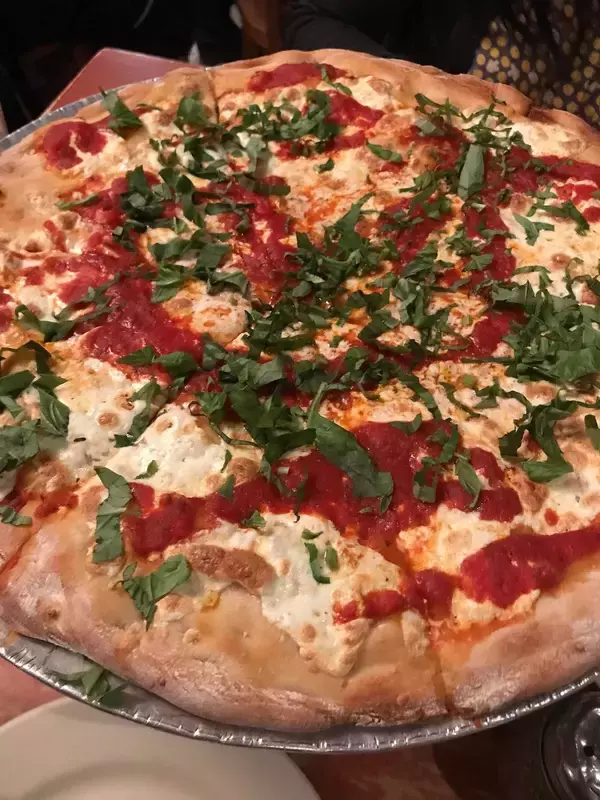 「タイムズスクエア至近の、日本には絶対にない雰囲気＆美味しいピザ屋John’s【ニューヨーク】」の画像