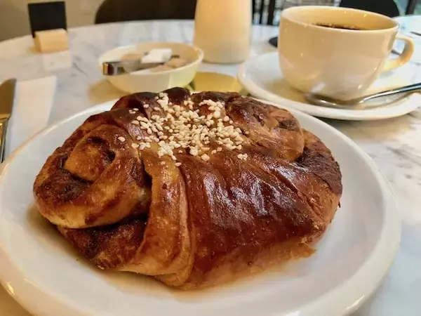 「シナモンロールが絶品！フィンランド発「カフェ・アアルト京都店」に行ってみた【京都】」の画像