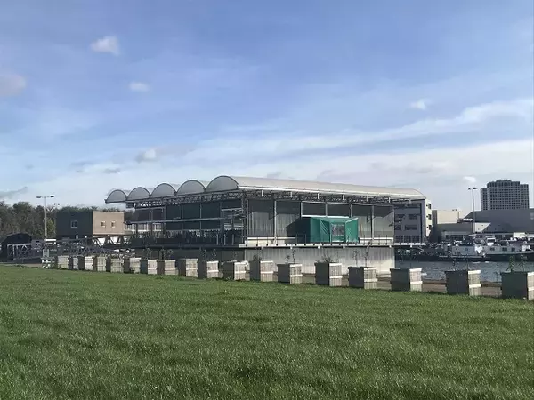 「自然エネルギーで稼働！海に浮かぶ酪農場「Floating Farm」を現地ルポ【オランダ】」の画像