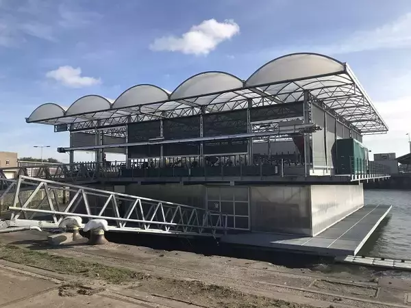「自然エネルギーで稼働！海に浮かぶ酪農場「Floating Farm」を現地ルポ【オランダ】」の画像