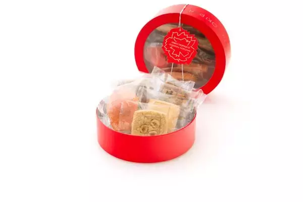 「予約受付中！「パティスリー・サダハル・アオキ・パリ」の母の日ギフト」の画像