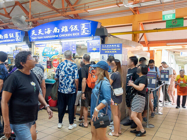 【世界ひとり飯１７】世界一有名なシンガポール・チキンライスを、ミシュラン店なのに屋台で！