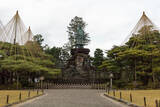 「【金沢ミステリー】日本三名園の兼六園にある「鳥が全く寄り付かない銅像」とは？」の画像2