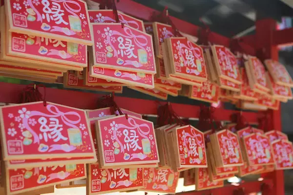 「【２０２０年開運】岡山県のパワースポット３選！桃太郎の神社、縁切・縁結び、招き猫美術館」の画像