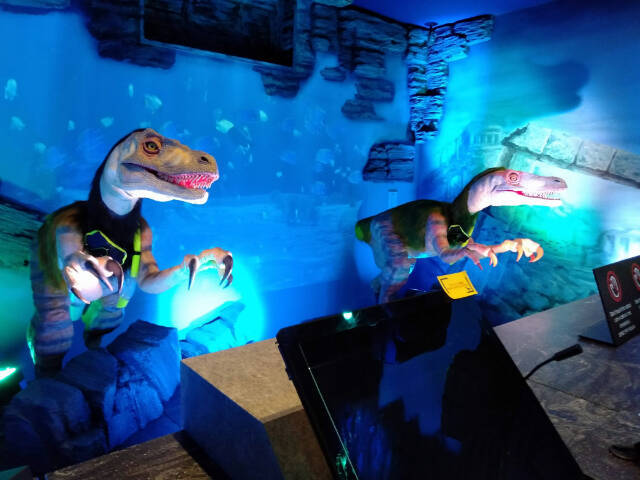 客室に変なロボットが！？絶景温泉付きオーシャンビューホテルに泊まってみた【変なホテル関西空港】