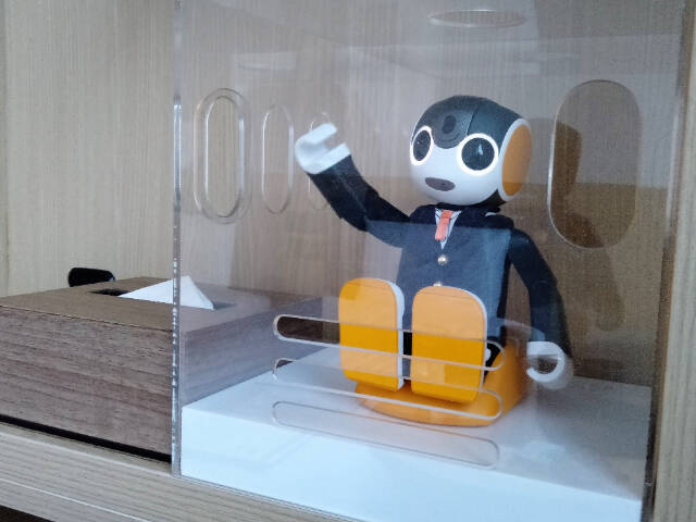 客室に変なロボットが！？絶景温泉付きオーシャンビューホテルに泊まってみた【変なホテル関西空港】