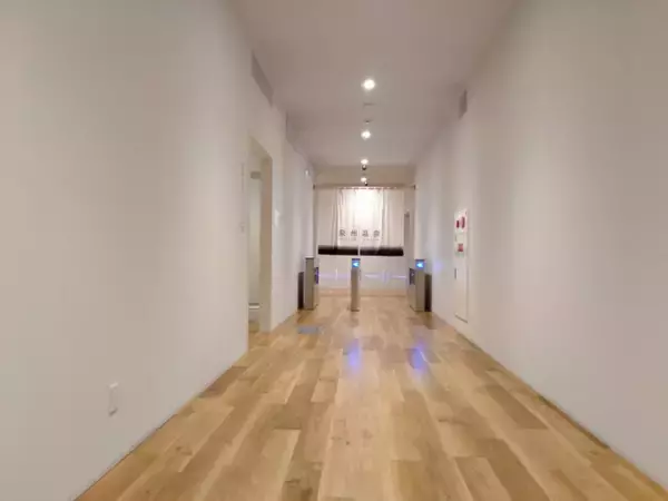 「客室に変なロボットが！？絶景温泉付きオーシャンビューホテルに泊まってみた【変なホテル関西空港】」の画像