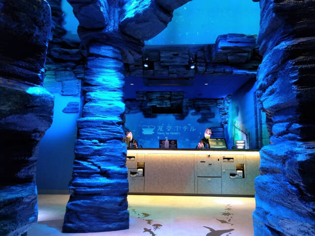 客室に変なロボットが！？絶景温泉付きオーシャンビューホテルに泊まってみた【変なホテル関西空港】