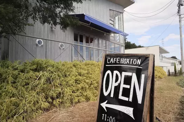「海を見ながら至福のひとときを。地元で愛される「カフェホクストン」【広島県竹原市】」の画像
