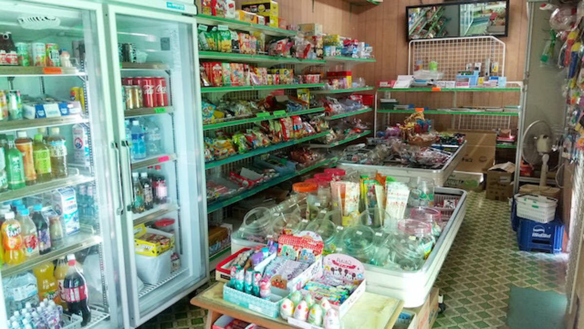 いながきの駄菓子屋探訪１５沖縄県宜野湾市 よっちゃんの店 ご当地駄菓子の宝庫 年10月10日 エキサイトニュース