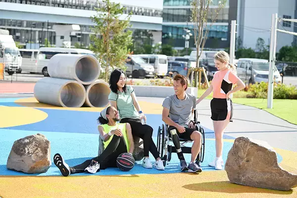 「サステナブルでユニバーサルなスポーツ施設が東京・豊洲に誕生！２０２１年９月まで期間限定オープン」の画像