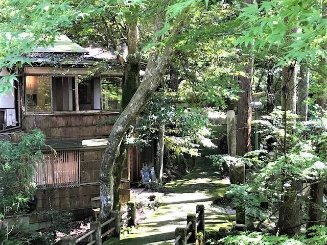 紅葉の名所 鶴仙渓 にたたずむ喫茶店 童話の世界に迷い込んだような 東山ボヌール 石川 山中温泉 年11月23日 エキサイトニュース