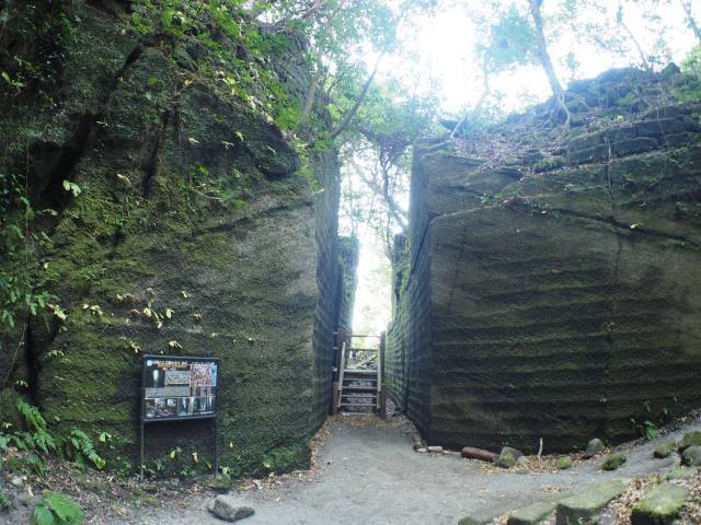 絶景と秘湯に出会う山旅（２０）南房総の“ラピュタの城”鋸山と海の湯宿・花しぶき【千葉県】