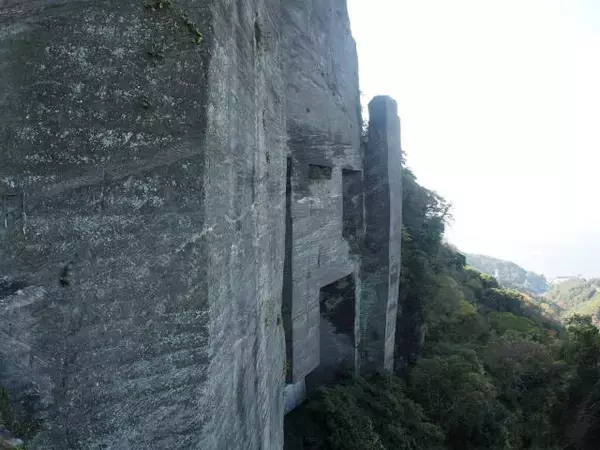 「絶景と秘湯に出会う山旅（２０）南房総の“ラピュタの城”鋸山と海の湯宿・花しぶき【千葉県】」の画像