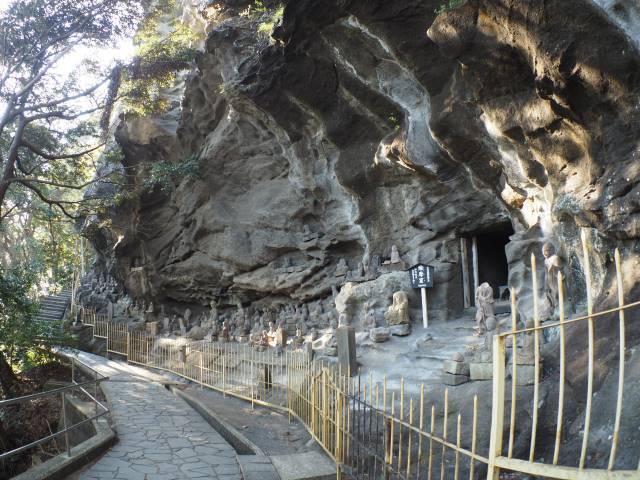 絶景と秘湯に出会う山旅（２０）南房総の“ラピュタの城”鋸山と海の湯宿・花しぶき【千葉県】