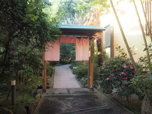 「絶景と秘湯に出会う山旅（２０）南房総の“ラピュタの城”鋸山と海の湯宿・花しぶき【千葉県】」の画像