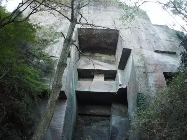 「絶景と秘湯に出会う山旅（２０）南房総の“ラピュタの城”鋸山と海の湯宿・花しぶき【千葉県】」の画像