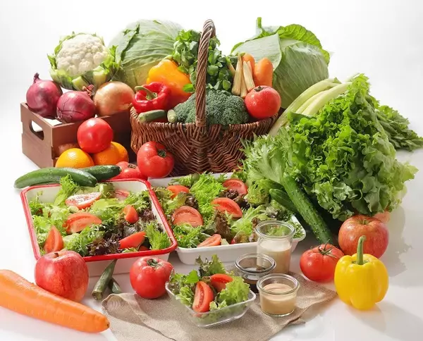 「いちご食べ放題がパワーアップ！「ブランドいちご食べくらべ」スイパラで開催」の画像