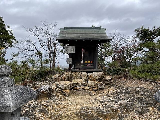 絶景の多喜山城でご来光 迎春グルメは近江牛の鴨ダシ 極上ちゃんこ を 滋賀県栗東市 年12月31日 エキサイトニュース 2 3