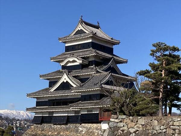 松本のシンボル アルプスの山々に映える 美しき松本城 現地ルポ 21年2月2日 エキサイトニュース