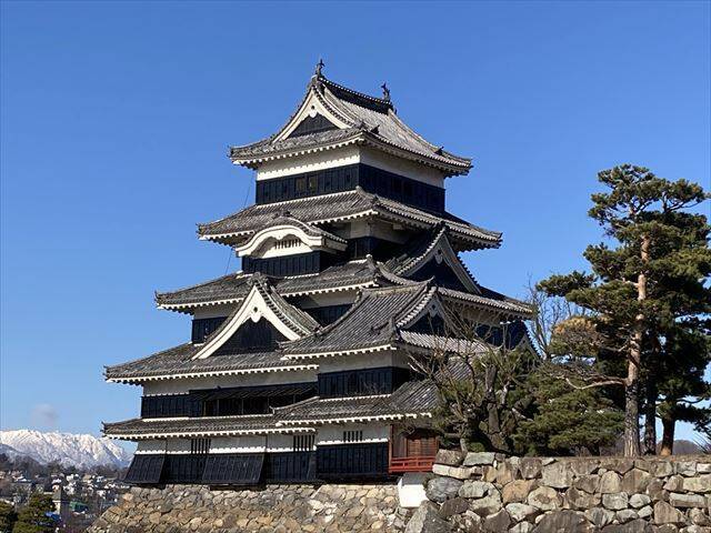 松本のシンボル！アルプスの山々に映える、美しき松本城【現地ルポ】