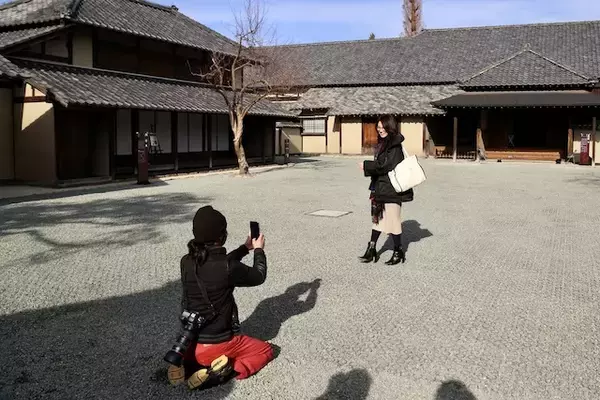 「【特集】人気インスタグラマーが伝授！“映える”観光写真を撮るテクニック１「横長の建物は“左右対称“に」」の画像