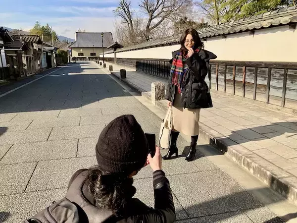 「【特集】人気インスタグラマーが伝授！“映える”観光写真を撮るテクニック１「横長の建物は“左右対称“に」」の画像