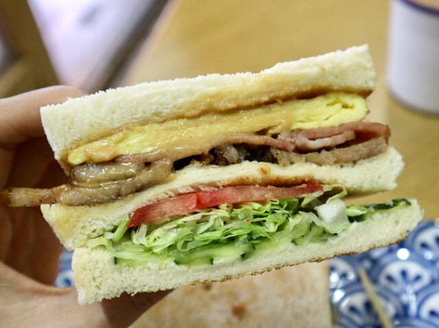 【台湾】ボリュームたっぷりの炭焼きトーストサンドが大人気！台北・西門町「山文治」