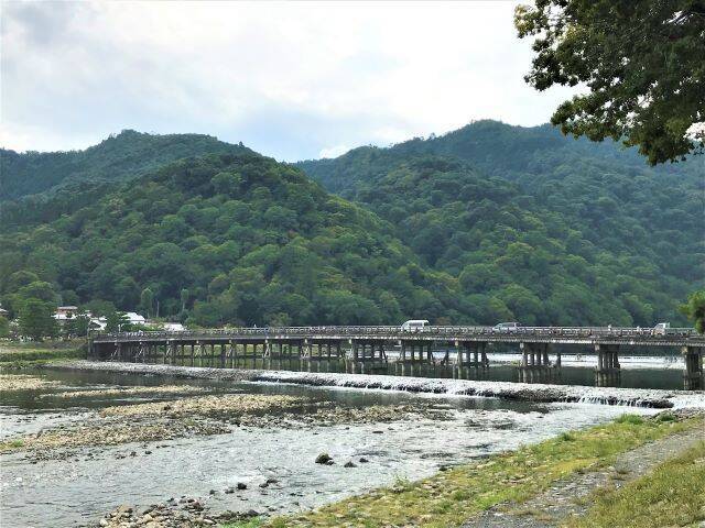 【京都・嵐山】アートの余韻に浸りながら、渡月橋を望める絶景カフェ「パンとエスプレッソと福田美術館」