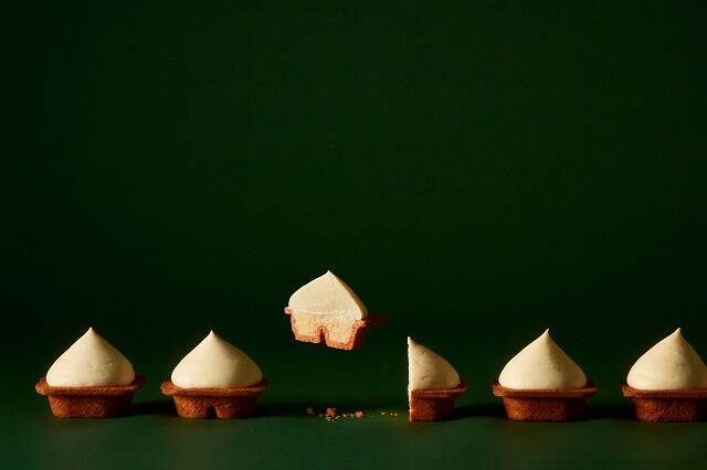 スフレとムースの２層構造が美味しい！ふわふわザクザクの発明的チーズケーキ