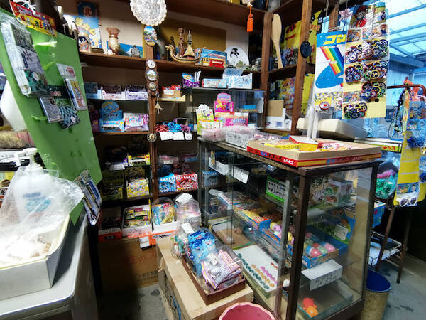 いながきの駄菓子屋探訪３５愛知県名古屋市北区 くじや 欲望との付き合い方を安全に学べる場所 21年3月6日 エキサイトニュース