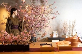 密にならずに桜を堪能！星野リゾートの「都内で楽しめる おこもり花見」